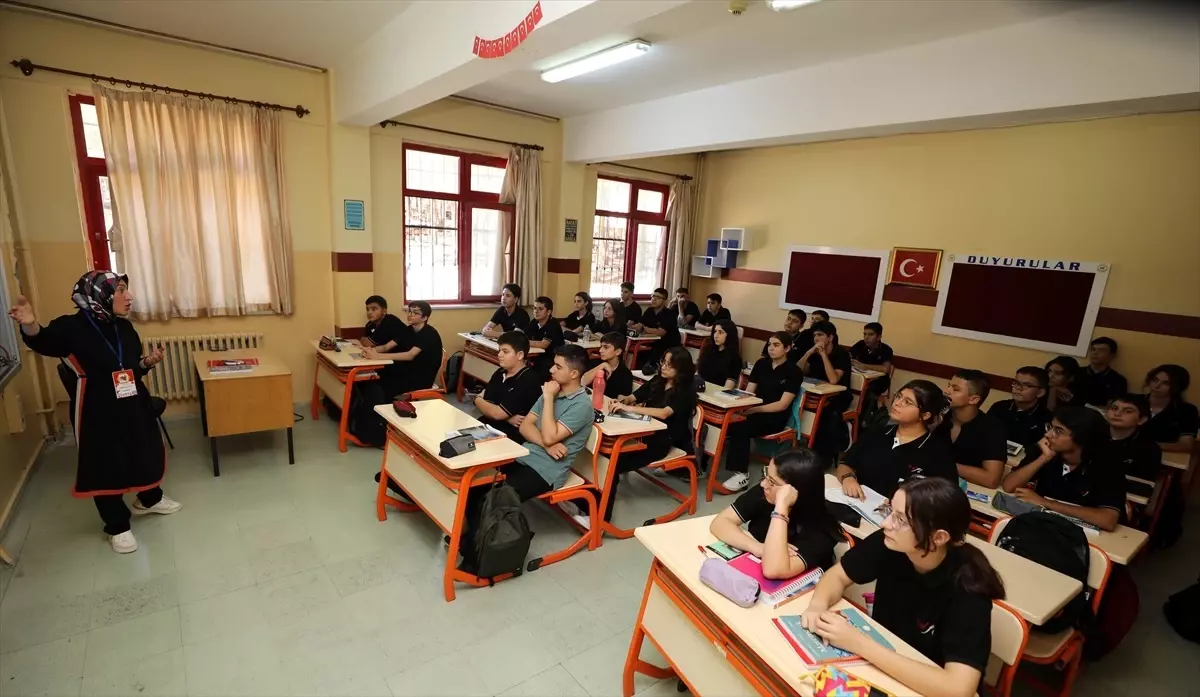 GAÜN’den Matematikte Yapay Zeka Eğitimi