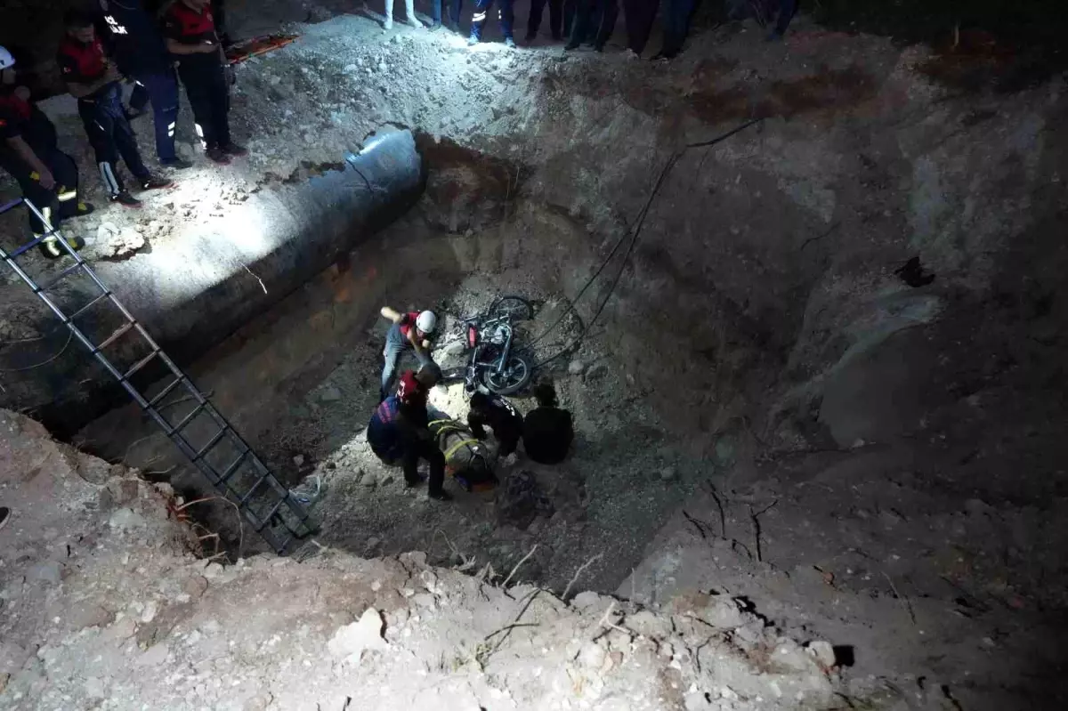 Şanlıurfa’da Motosiklet Çukura Düştü, 2 Yaralı