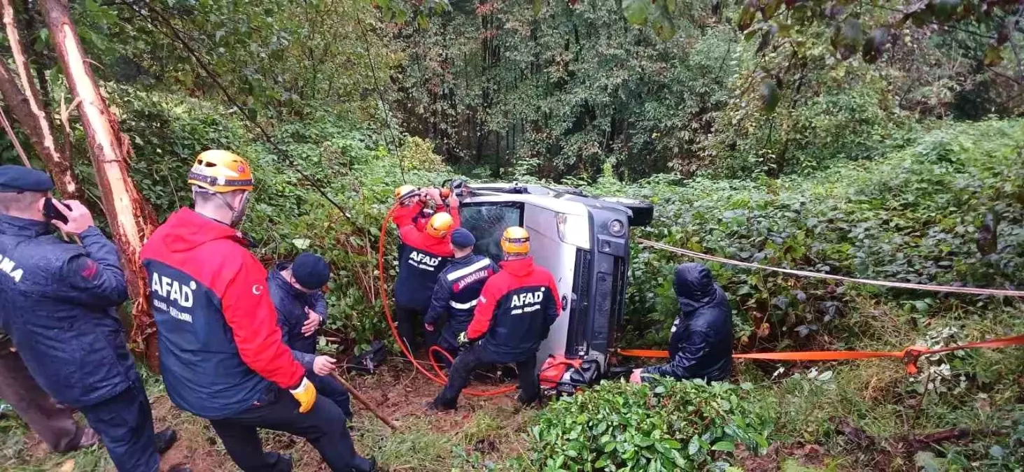 Rize’de Araç Uçurumdan Düştü