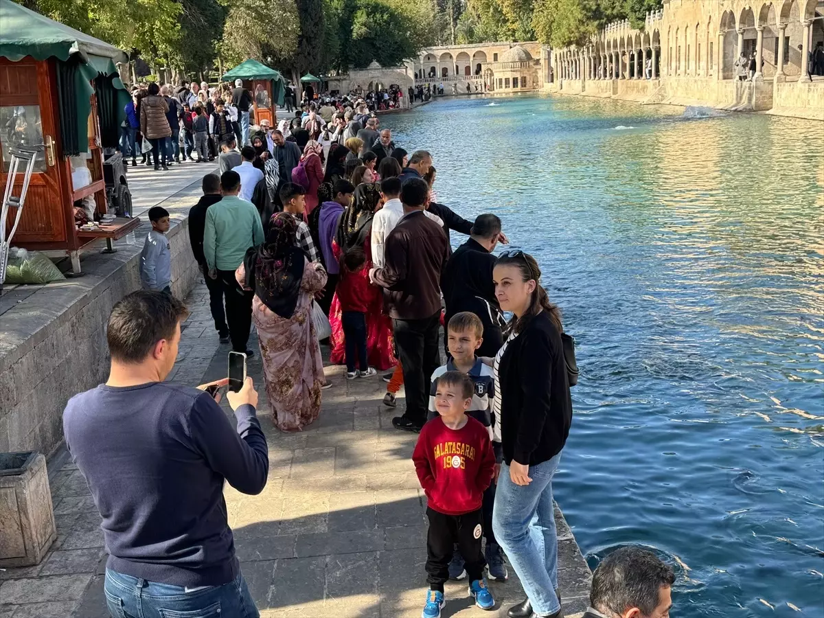 Şanlıurfa’da Ara Tatil Ziyaretçileri Akın Etti