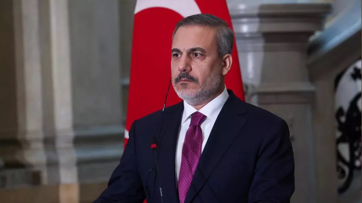 Hakan Fidan canlı yayında açıkladı! Rusya ve İran Esad’ın arkasından böyle çekilmiş