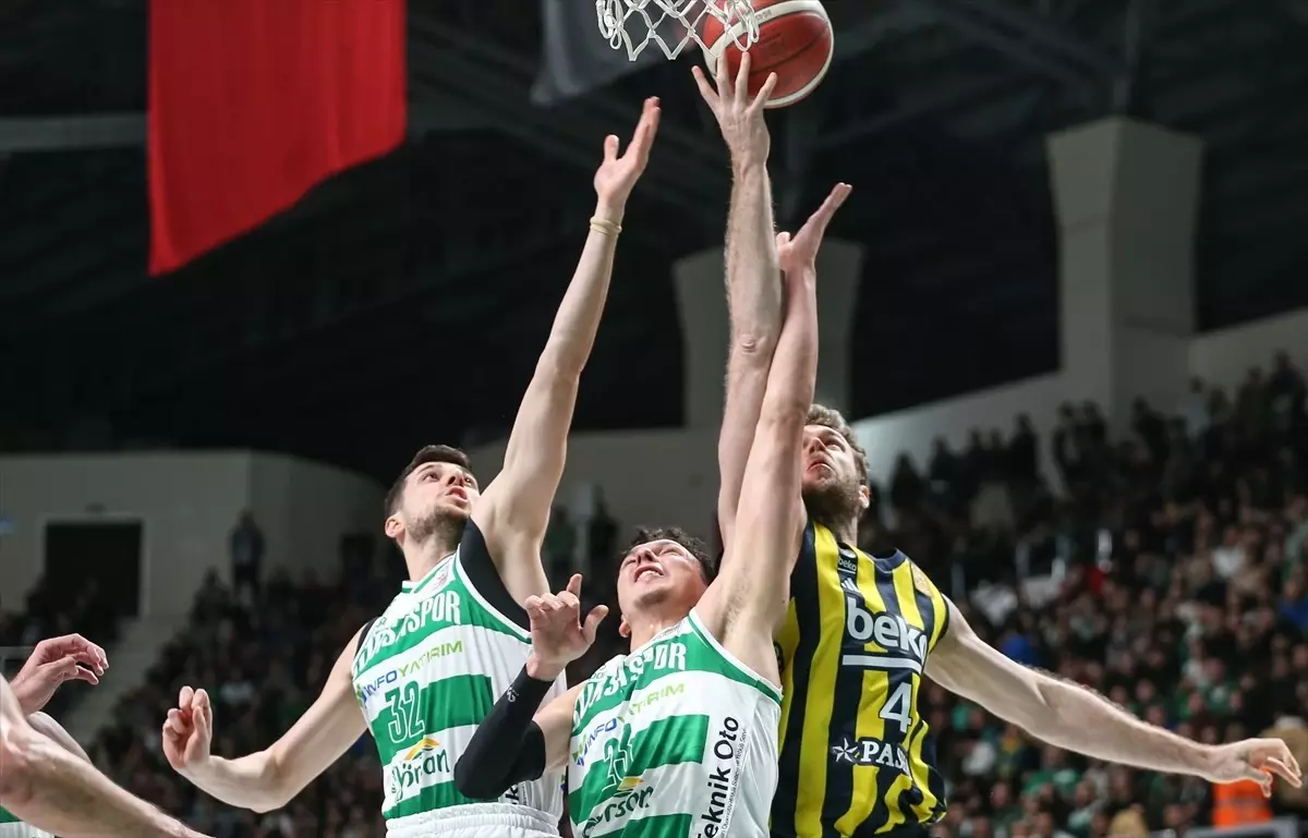 Fenerbahçe Beko, Bursaspor’u Uzatmada Yendi