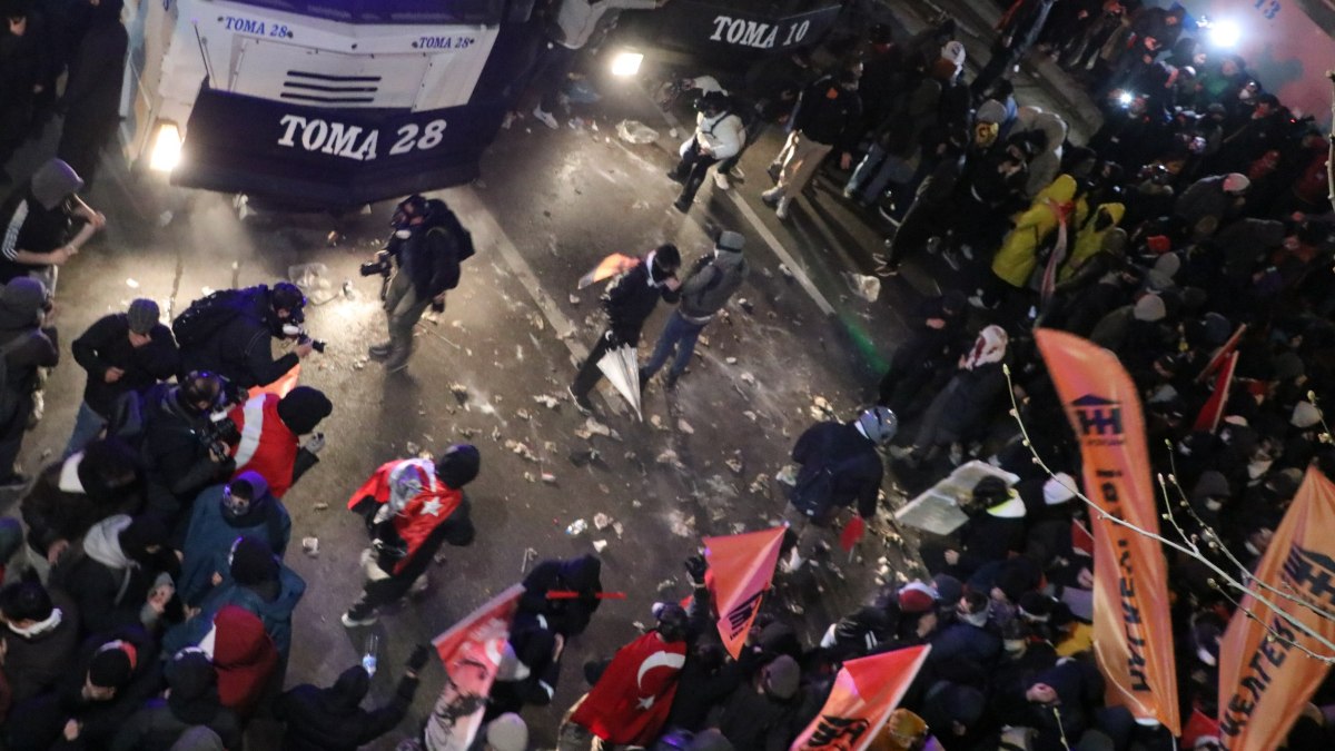 Ankara’da İmamoğlu protestosu: 60 gösterici gözaltına alındı