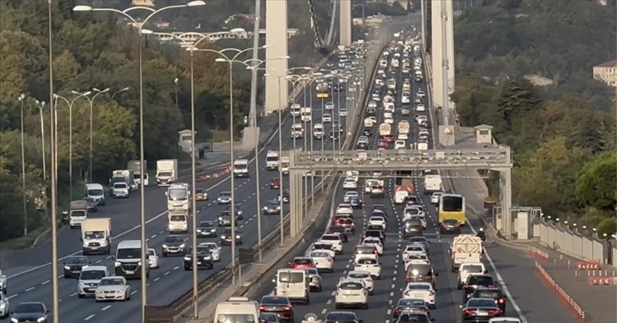 İstanbul’da trafik yoğunluğu yaşanıyor