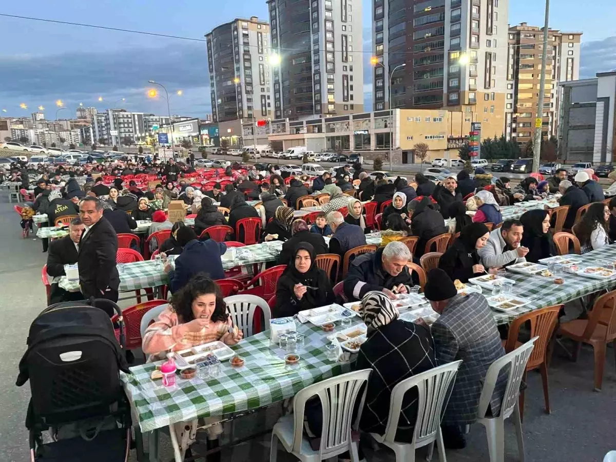 Yirmiikigün Mahallesi’nde 22’nci İftar Coşkusu