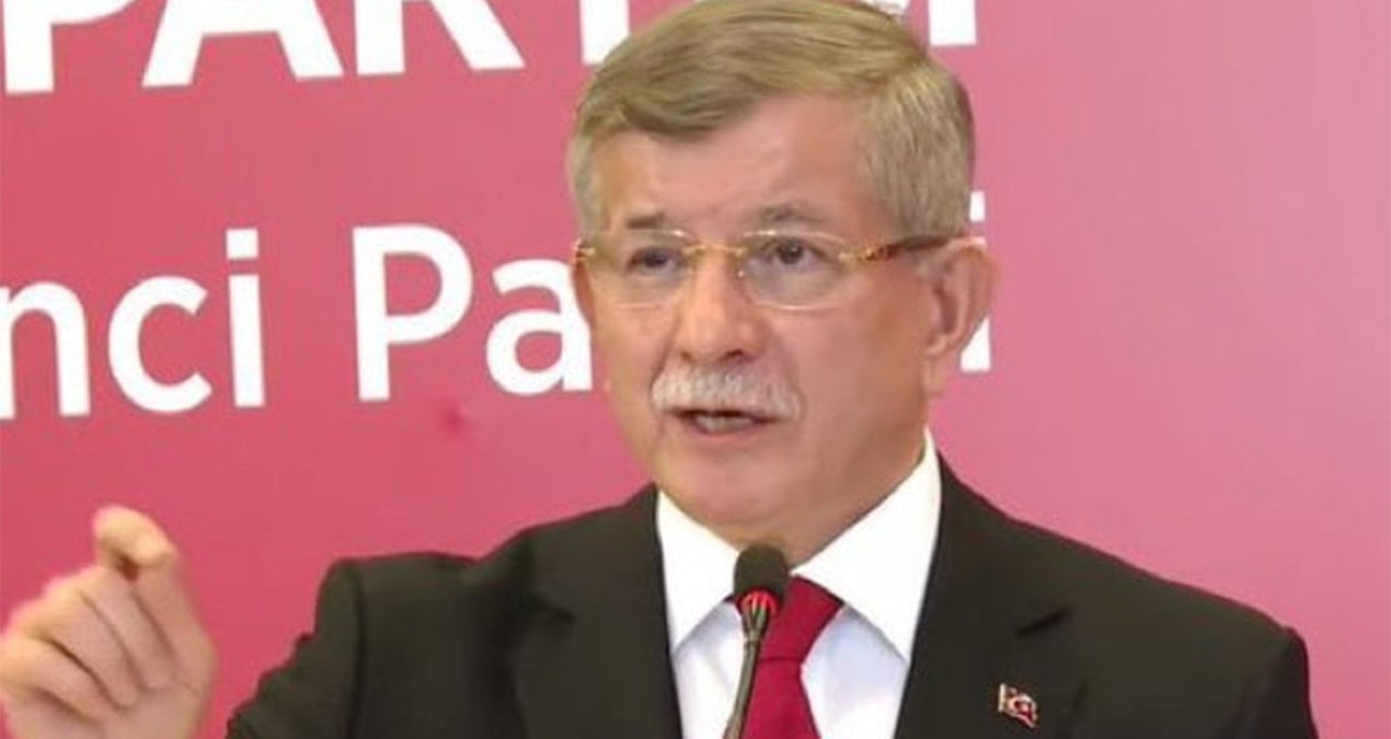 Ahmet Davutoğlu’nun bu fotoğrafı sosyal medyada gündem oldu