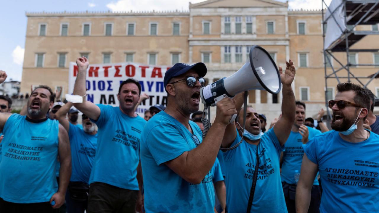 Yunanistan’da işçi ve memurlar 24 saatlik greve gitti